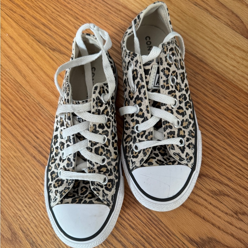 Leopard print converse